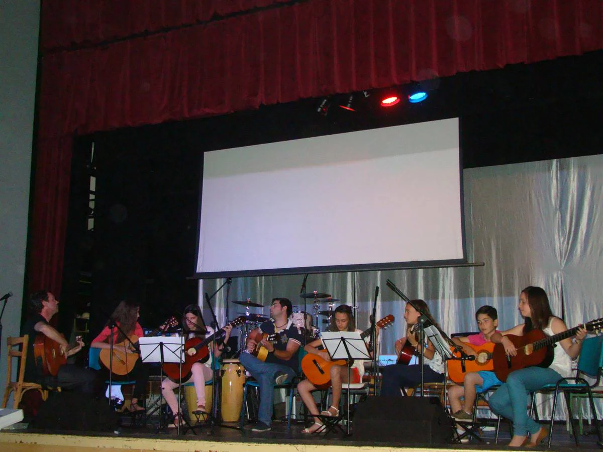 Clausurado el curso de la Escuela Municipal de Música con "Un viaje por el mundo"