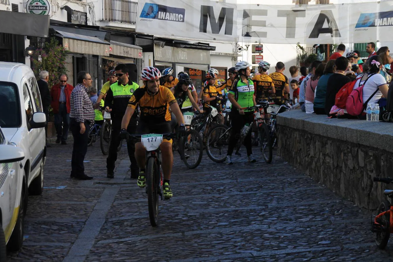 El buen ambiente presidió la celebración del 'Día de la bicleta' en Jerez