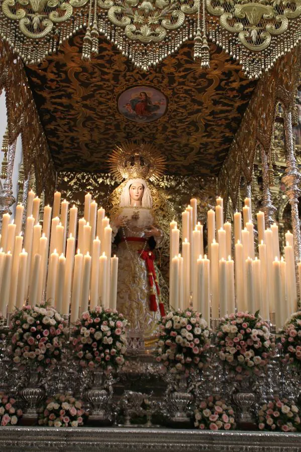 La Legión refuerza su vínculo con Jerez con la imposición de la 'Faja de General' a la Virgen del Rosario