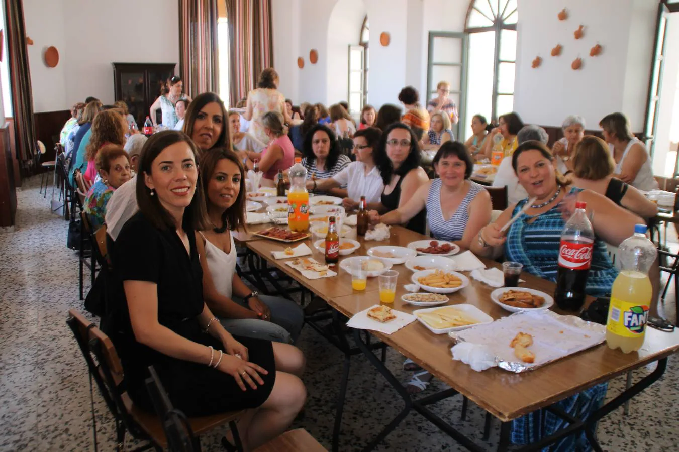 Convivencia de las antiguas alumnas del Colegio 'Madre de Dios' de las Hermanas de la Cruz