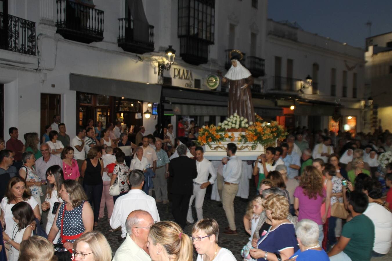 La procesión de la imagen de Santa Ángela pone el broche a los actos del 75 º aniversario de las Hermanas de la Cruz en Jerez