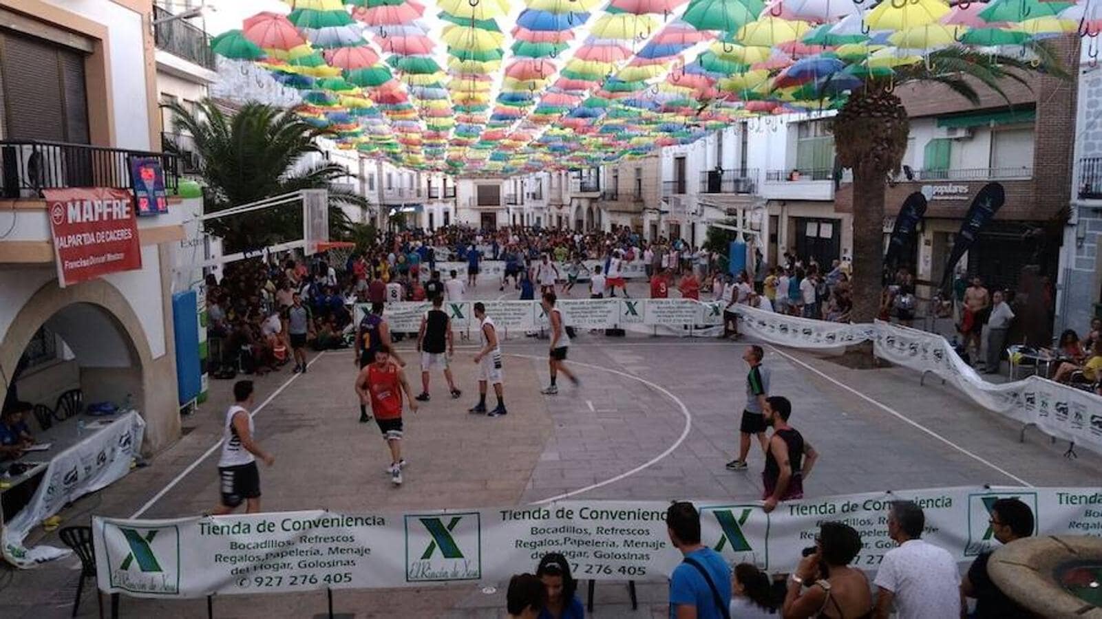 El 3x3 de Baloncesto en la calle conquista la Plaza Mayor 