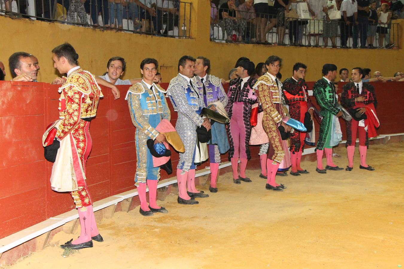 Lleno de público en el centenario coso jerezano en la final del V Certamen de novilladas en clases prácticas de la Diputación de Badajoz