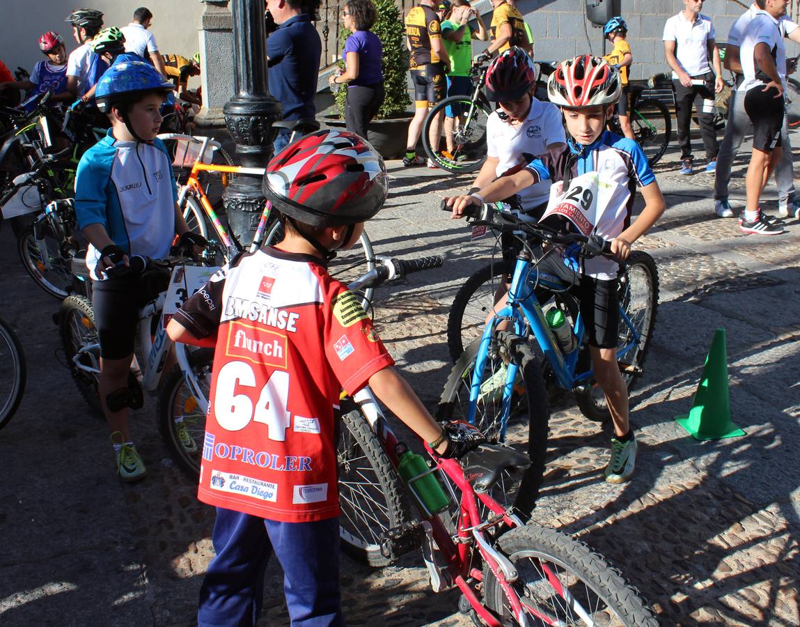 Pequeños y mayores compartieron la celebración del Día de la bicicleta