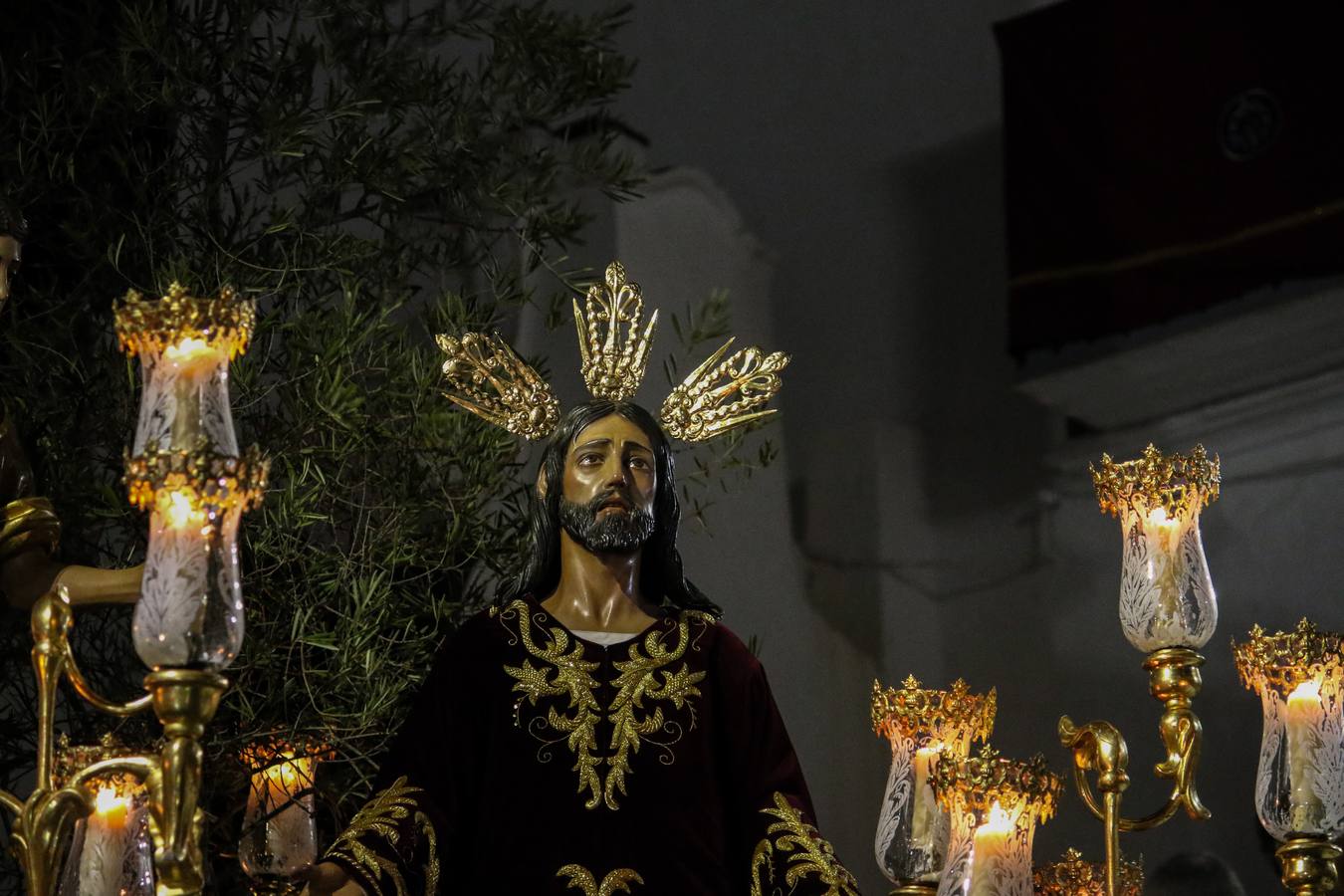 Jerez enmudece al paso de 'Jesús en la Oración en el Huerto' en una noche espléndida de Martes Santo