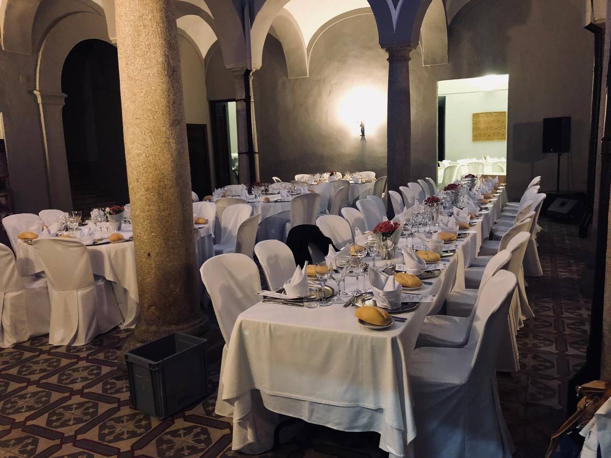 El manjar de la dehesa y el rico patrimonio de Jerez de los Caballeros unidos en Cena maridaje