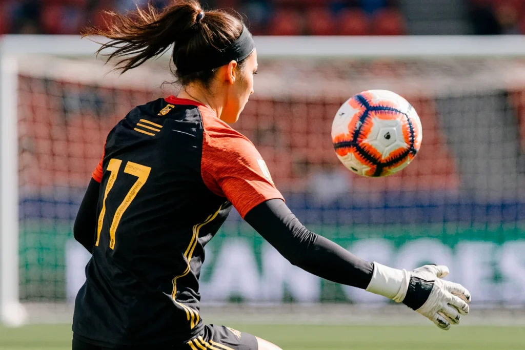 EUROCOPA FEM 8 Espa a en la Eurocopa - Ok Portera Vemos El Hombro De Espaldas En Un Entrenamiento A La Portera De La Seleccion Espaola De Futbol Feme 0ciffgcnzksvu71srgu6 8 1024x683.webp