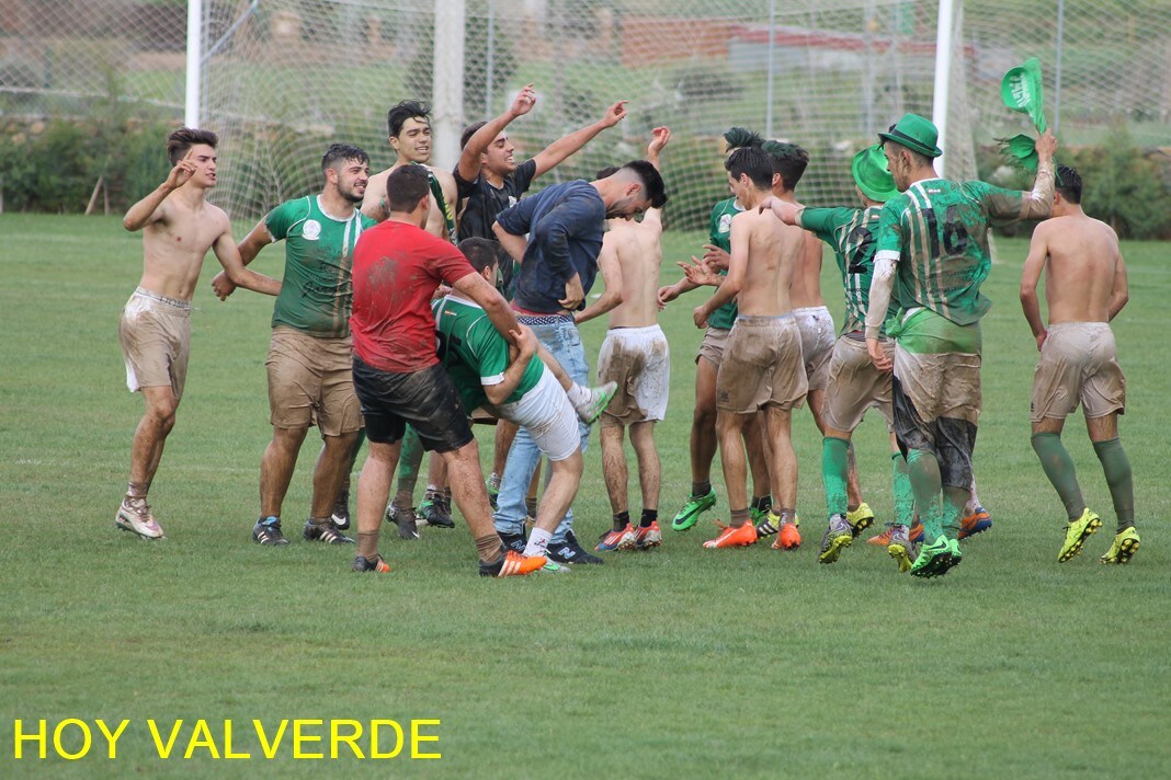 Los juveniles del Racing Valverdeño, campeones de liga 2015-2016