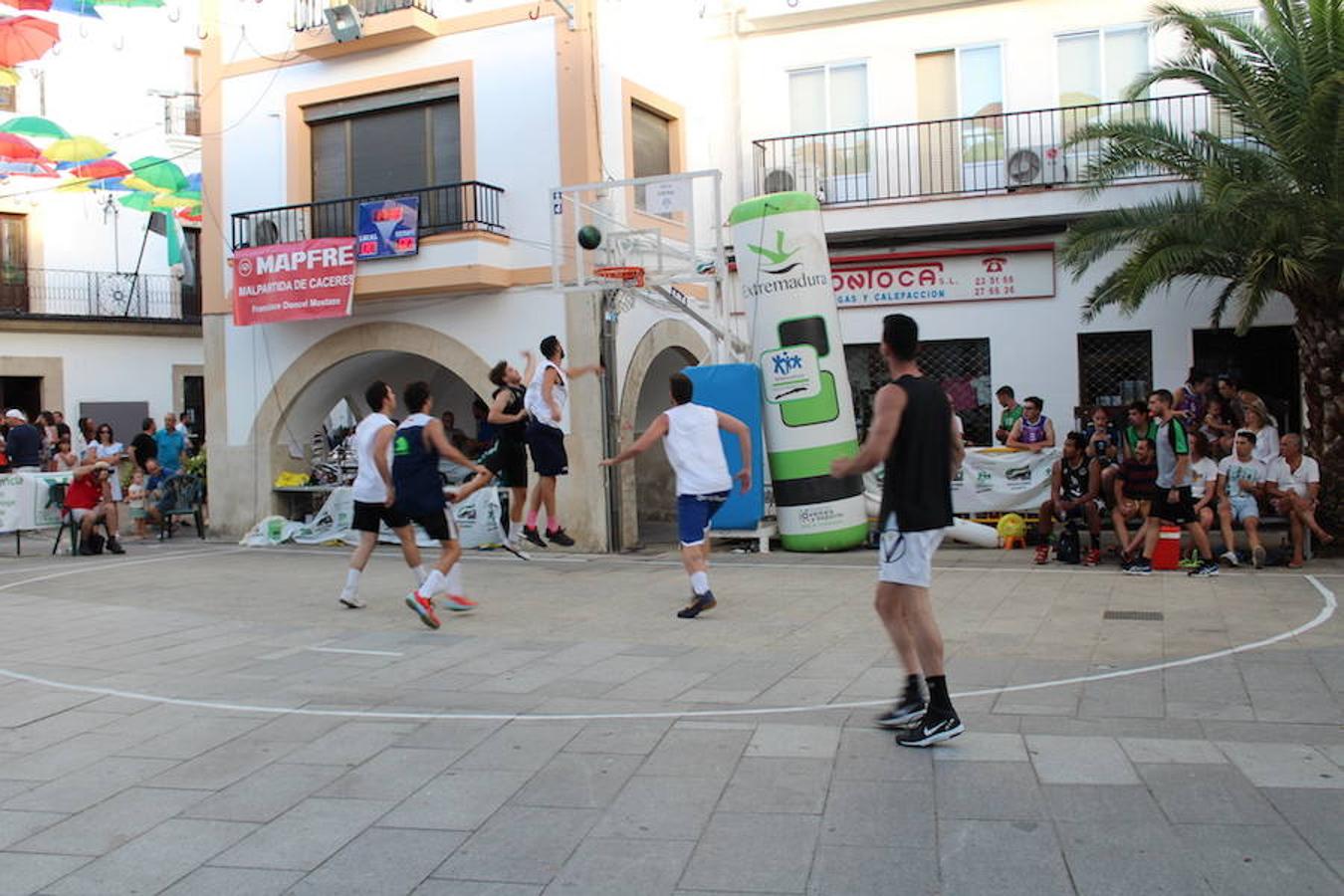 El 3x3 de Baloncesto en la calle conquista la Plaza Mayor 