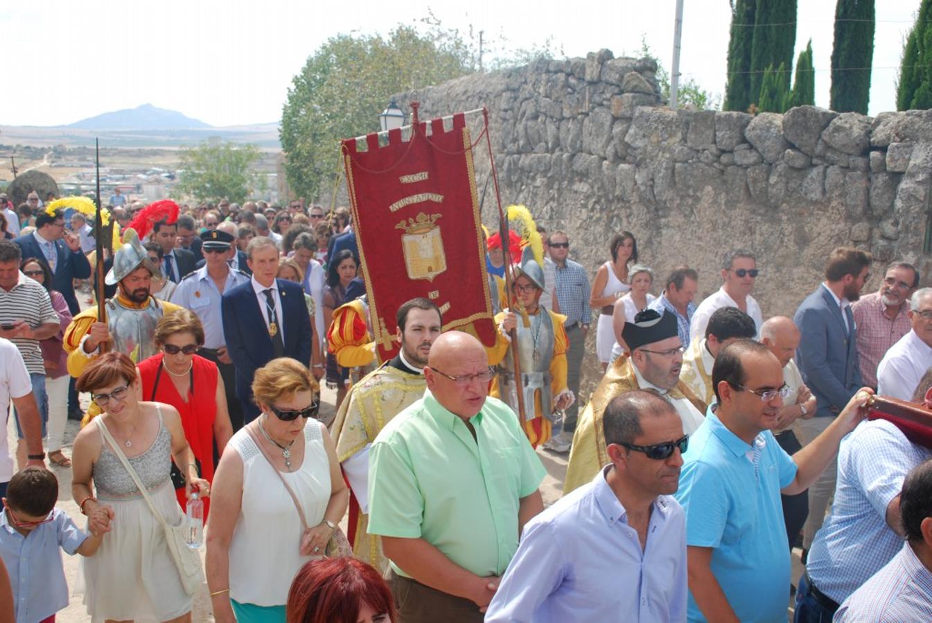 La Patrona regresa, en procesión, al castillo