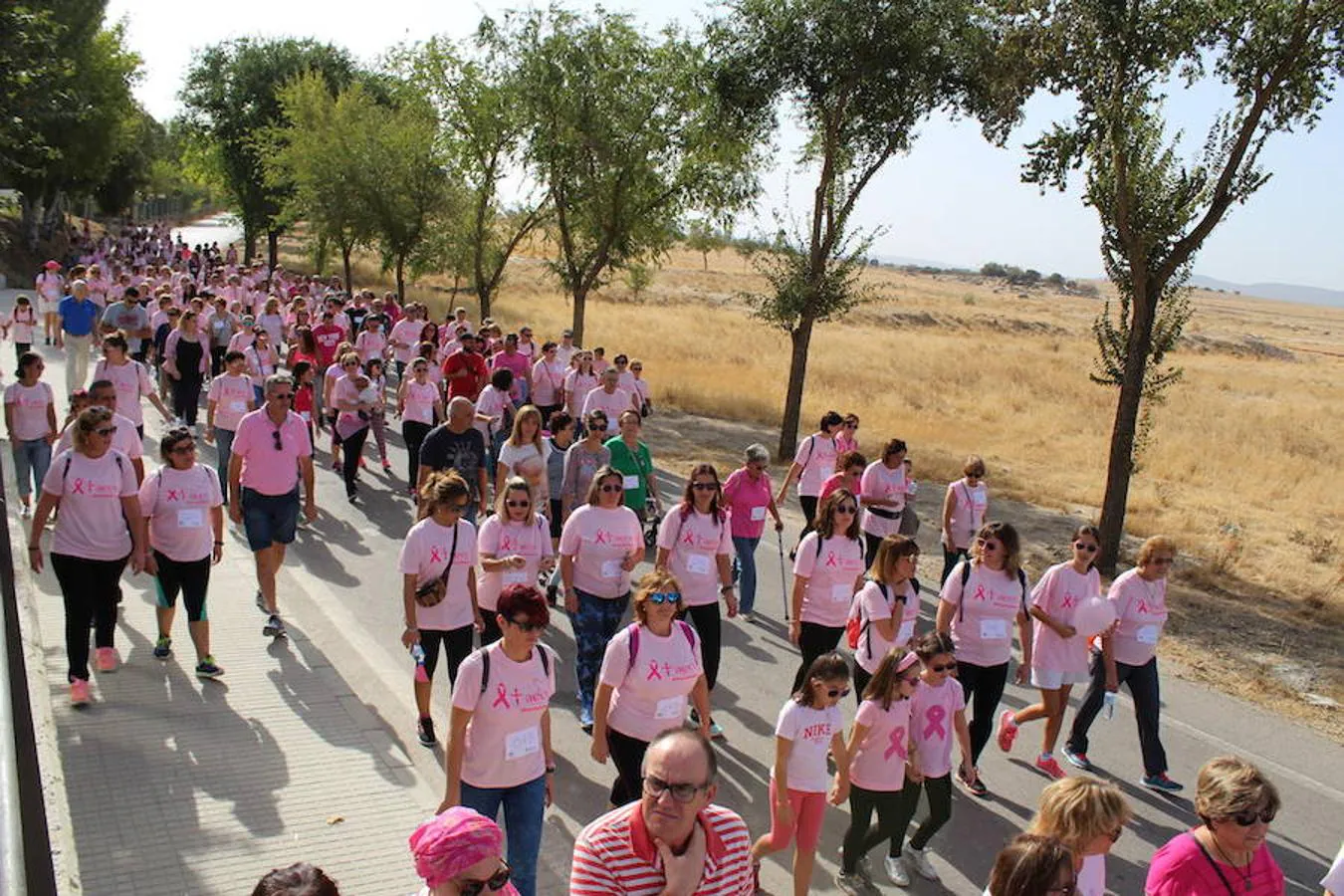 Más de 500 participantes en la III Marcha Rosa contra el cáncer