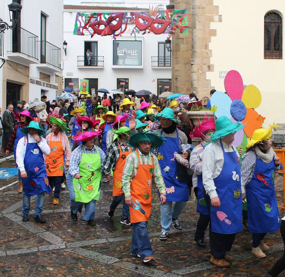 Magia, colorido, originalidad y fantasía en el desfile de Carnaval de los centros educativos