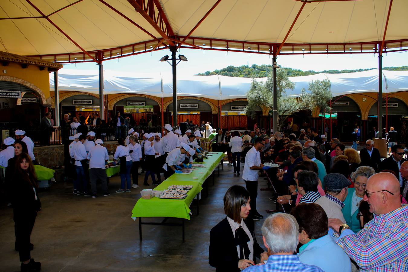 La Escuela de Hostelería de Extremadura ofrece distintas tapas con jamón ibérico